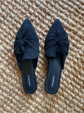 Town Shoes black suede pointed-toe mules, size 41 (women's 10)